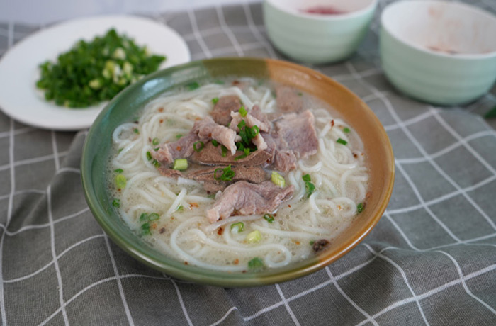 资中原味汤粉王培训